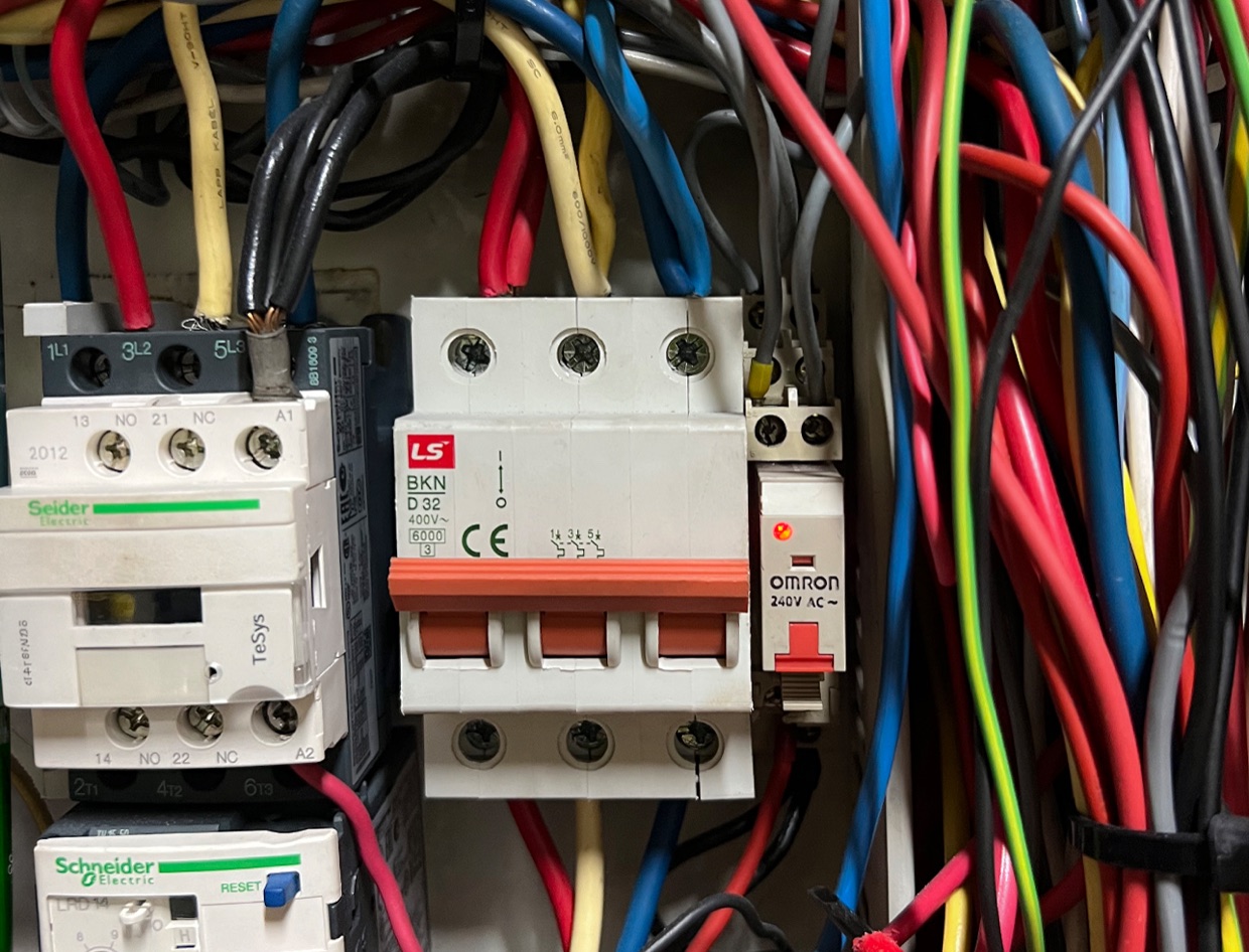 Switchboard, visual